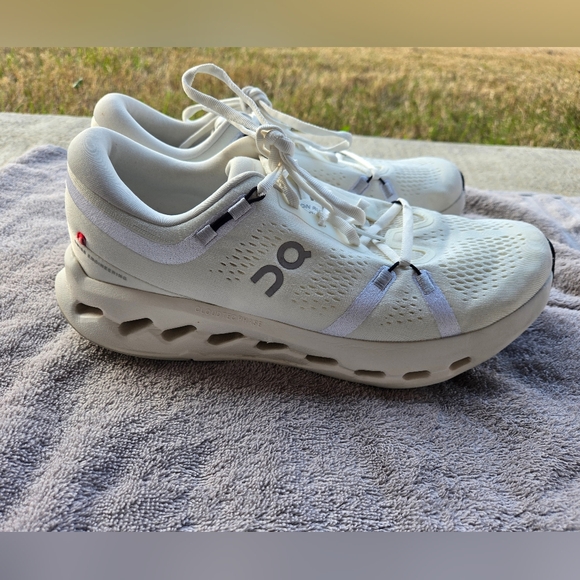 On Running White Sneakers - Picture 6 of 9